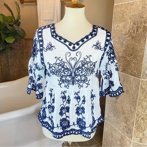 Kindred Boho Embroidered Peasant Blouse size medium